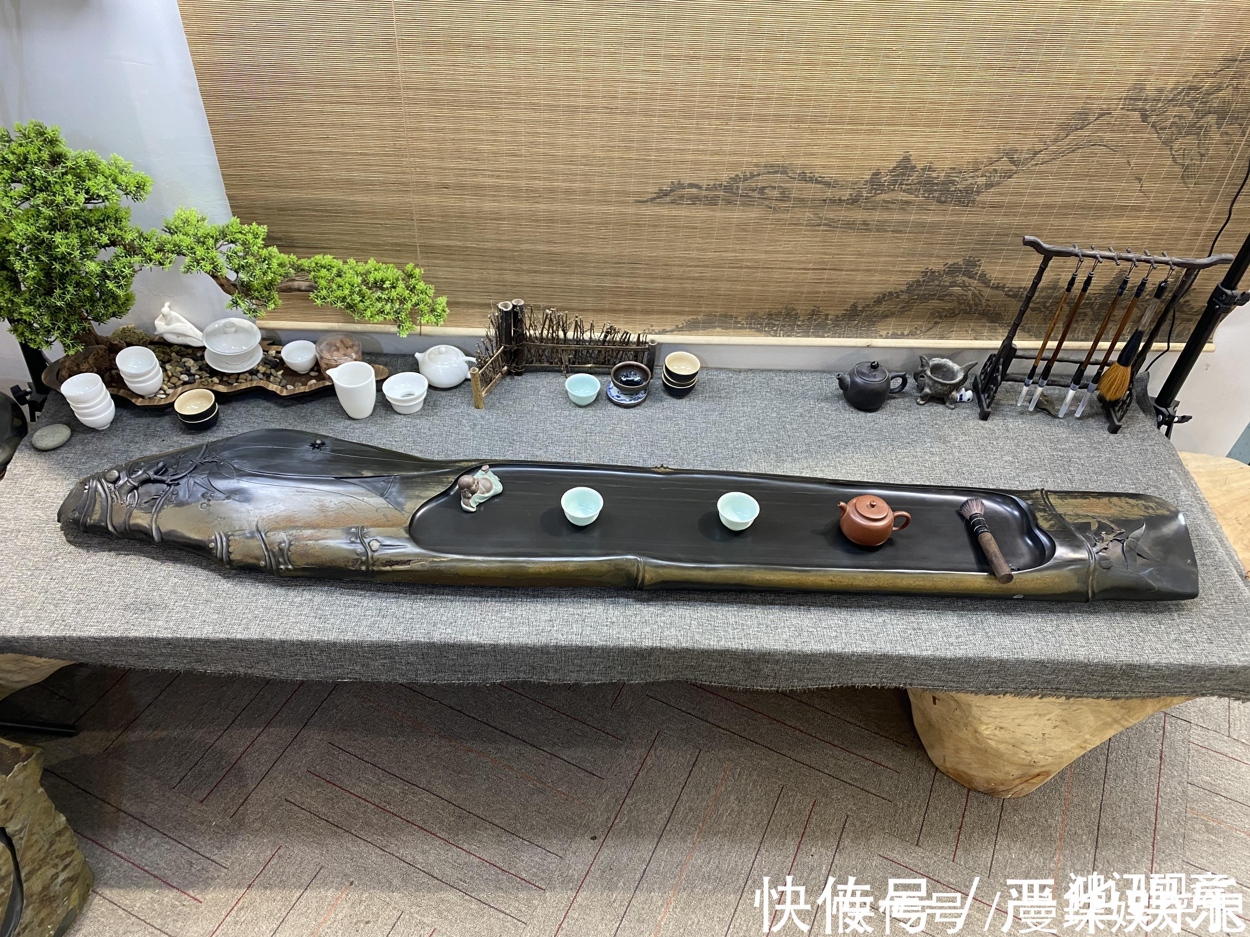 歙砚石!把石头雕成一根“竹子”,并把竹子做成排水茶盘,这作品太自然了