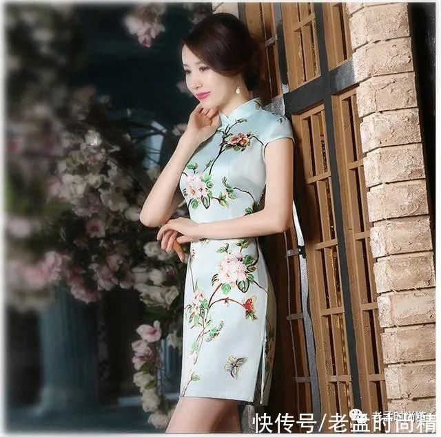 穿上唯美旗袍裙，使你身材展现天生丽质，完美无缺