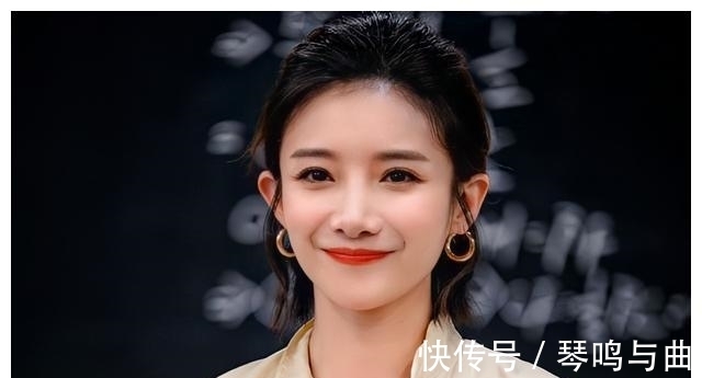 主持人|蔡紫:主持人大赛总冠军!资源却不如张舒越,无缘春晚令人遗憾