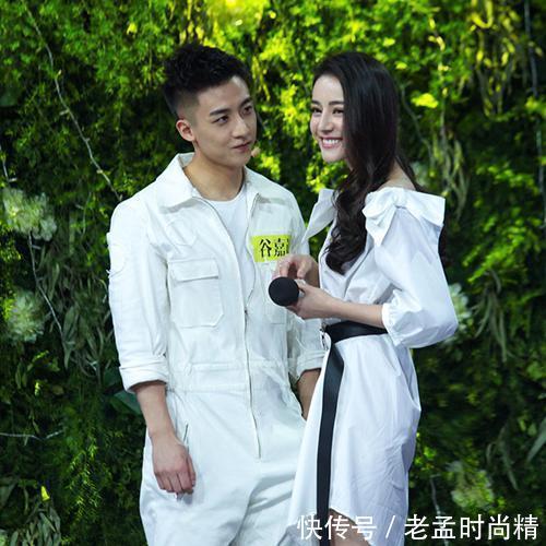 棉麻 还在穿短款衬衫就过时了,现在流行时髦衬衫裙,显瘦也显女人味