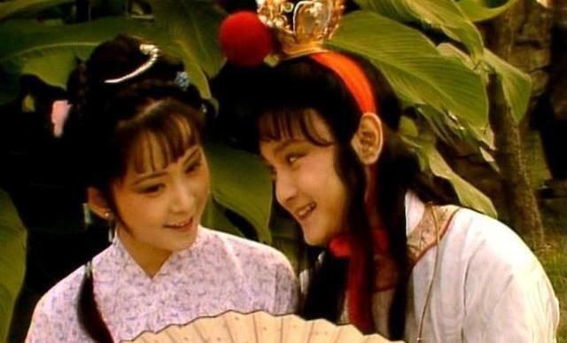 黛玉$红楼梦里晴为黛影,袭为钗副,美丽而又各具美好姿态,谁令你心动