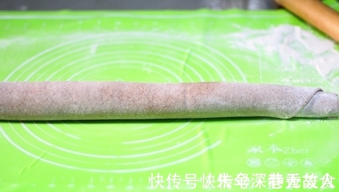 只需一根筷子，轻松做出层次分明，松软香甜的花卷，家人特爱吃