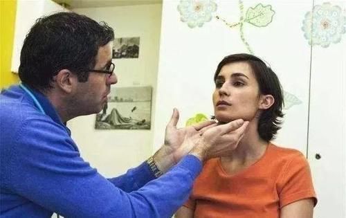 甲状腺肿|甲状腺专家李雄主任提醒甲状腺结节患者:别再吃这4种常见蔬菜,让病情加重