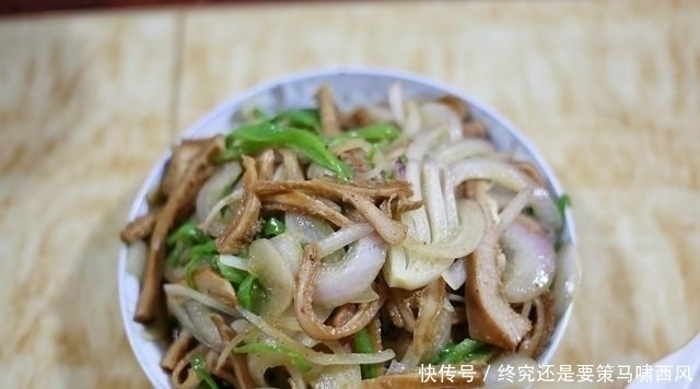 卤料|8个人的晚餐，一桌菜花费不到200元，网友：羡慕四线城市的生活