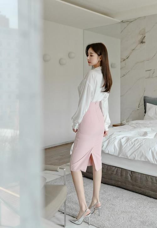 孙允珠活力穿搭：衬衣+包臀裙，4款小清新职业装推荐