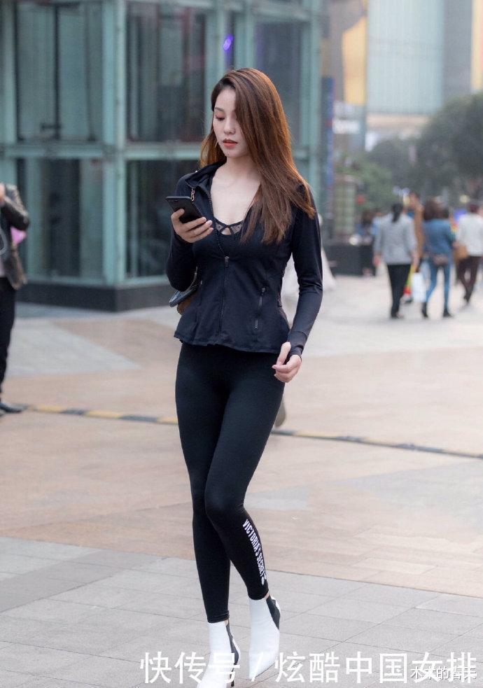 魅力|紧身瑜伽裤魅力不减,热情与冷艳并存!