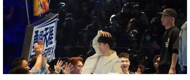 《街舞4》總決賽引爭議，葉音奪冠，王一博卻背鍋，實(shí)在有點(diǎn)冤枉