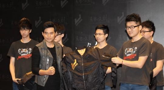 PDD|PDD懵了！AHQ收购RW席位加入LPL，周杰伦战队却要对estar名额出手