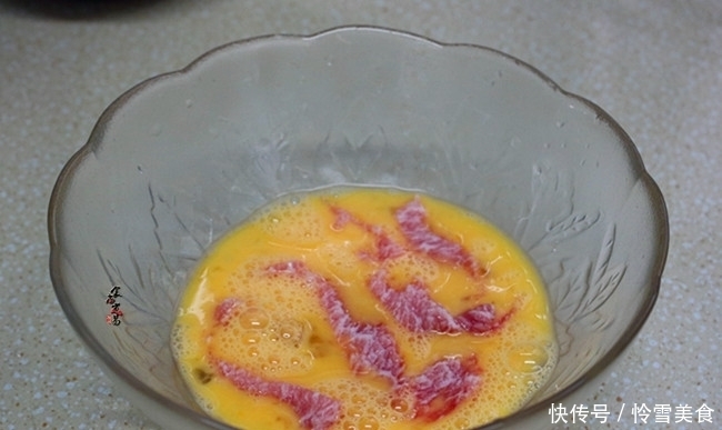 这款家常开胃菜,孩子隔三差五就喊馋,酸甜香酥,连汁都不剩