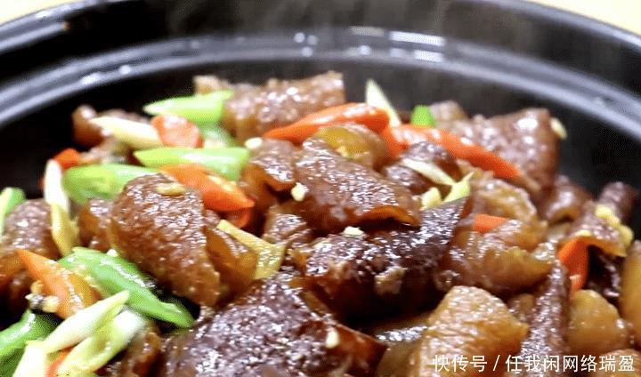 切成片|天冷了,家人迷上吃这菜,简单一做,鲜嫩入味又多汁,上桌抢着吃