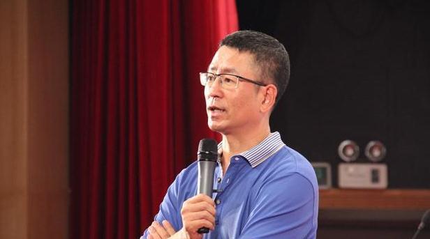 刘女士|白岩松:情商比智商更为重要,常对孩子说这4句话,娃情商不会低