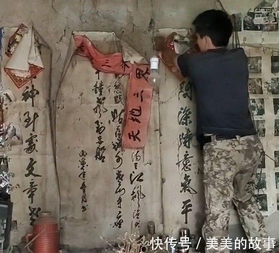 书法爱好者!农村破庙发现好书法,年轻人不懂规矩,拿下来时犯了一个错误