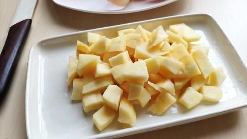 苹果|失眠最怕喝“这汤”,简单煮一煮,补血安神,一觉睡到大天亮