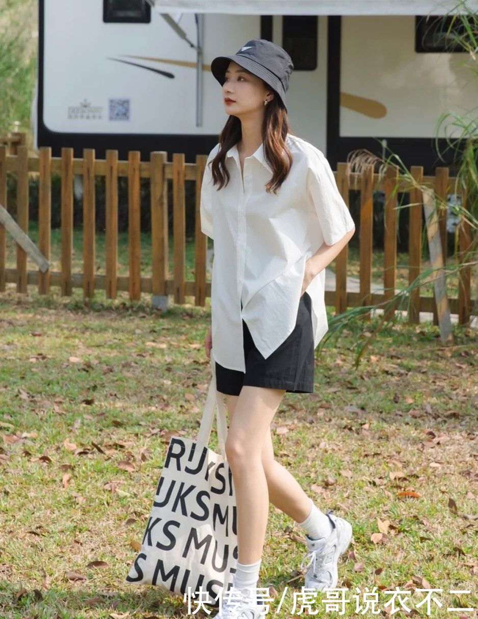 t恤|小个子瘦女孩的宽松搭配套路，甜系盐系随意切换，加倍的亮眼