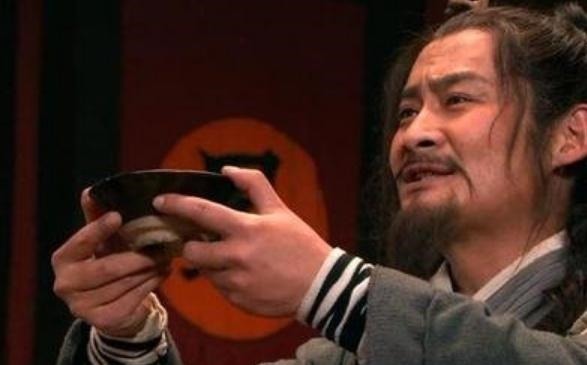 水浒传!此人是水浒中结局最好的人,识破宋江,谎称回乡探母结果一去不返!