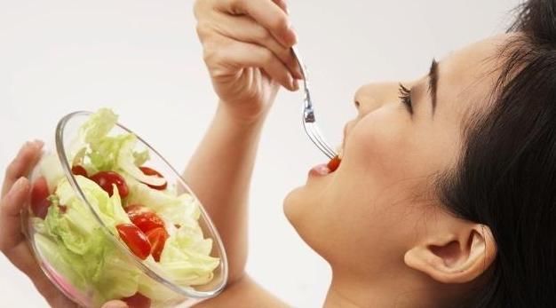 血液粘稠|经常用山楂泡水喝,坚持一段时间,身体或许会发生3个变化!