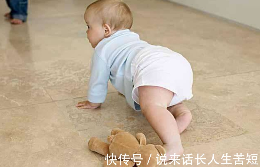 脊柱|4个错误做法,可能让宝宝骨骼“发育畸形”,很多人被蒙在鼓里