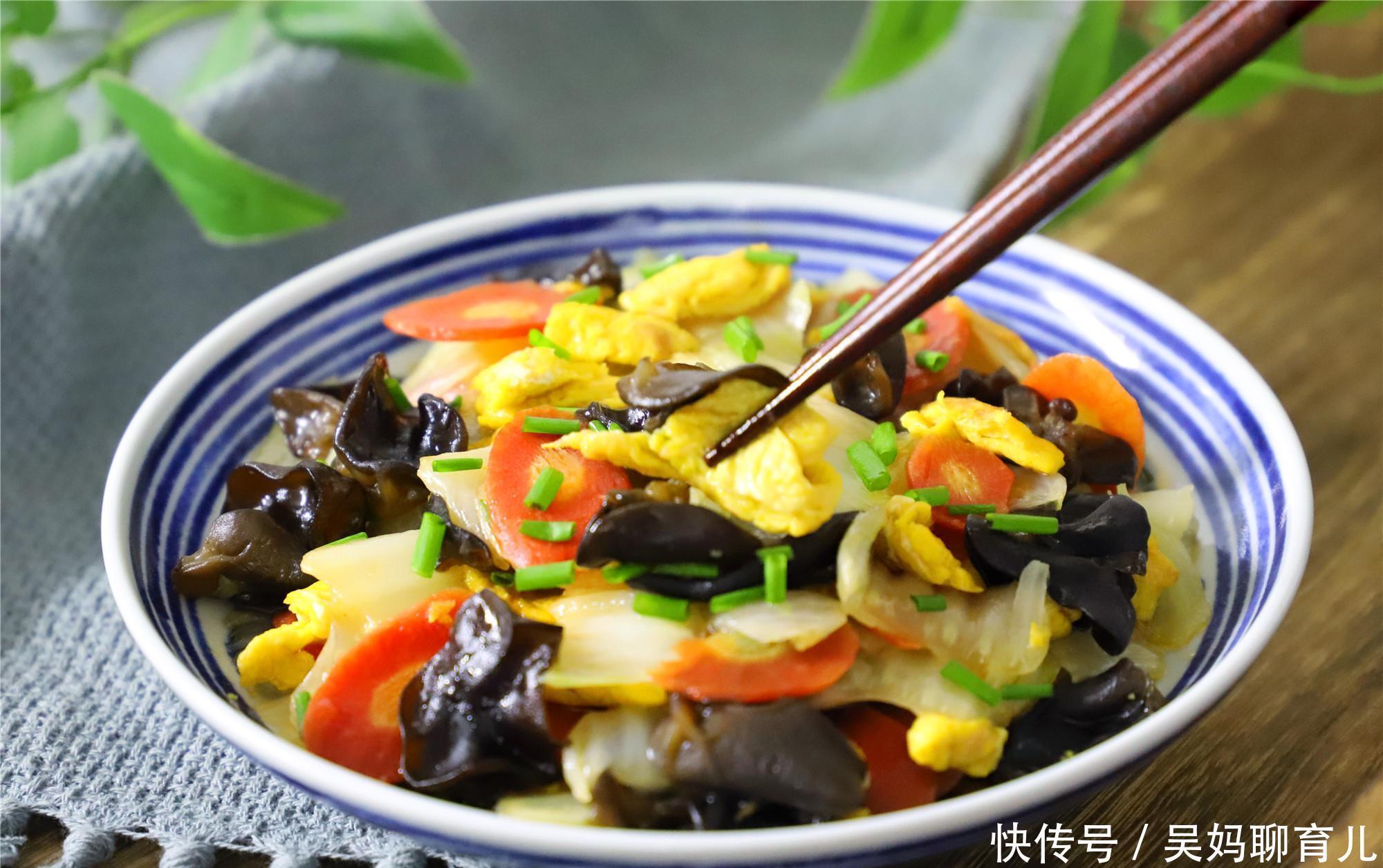 清洗干净|白菜学会此做法,比炖肉还好吃,鲜美营养又简单,上桌连汤都不剩