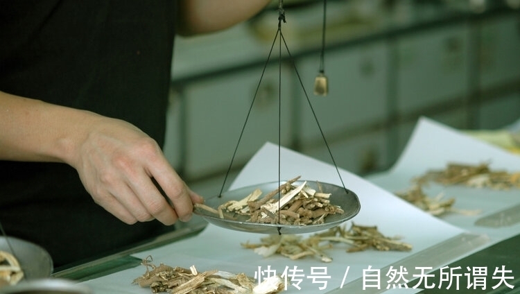 黑芝麻丸|大学教授服中药治更年期，导致肝衰竭？提醒：这类中药再好也别碰