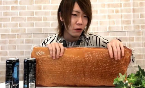 本来就|大胃王吃50斤“烤牛排”,镜头下移1米露馅了,网友:耍我呢?