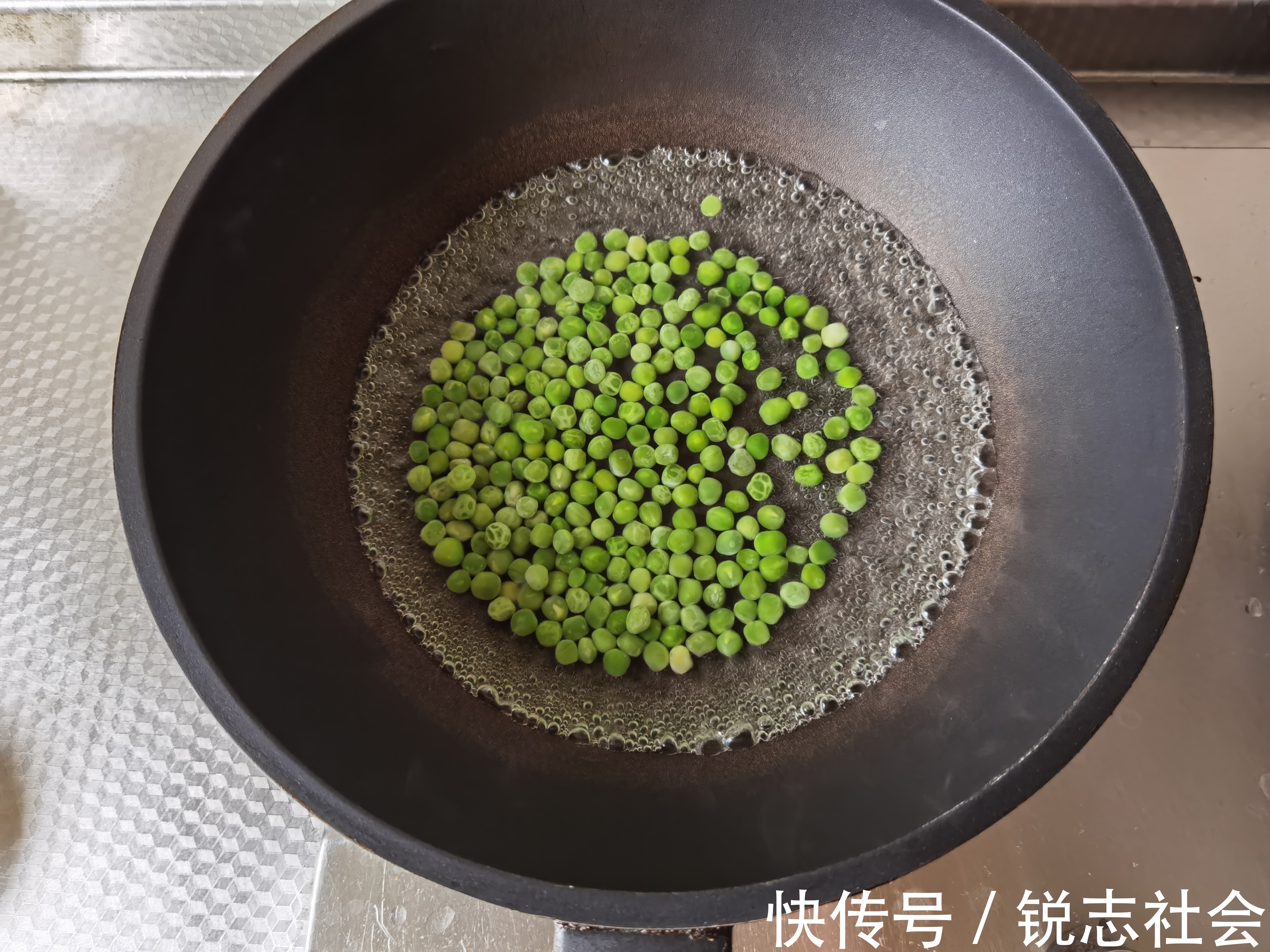 好吃|吐司培根黄瓜沙拉，好吃美味，营养健康