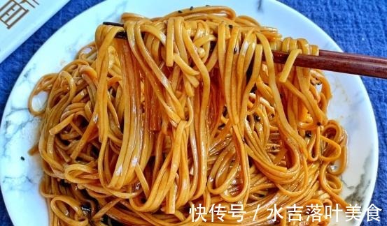 黄老师的同款葱油拌面,不可多得的美味,馋哭了!