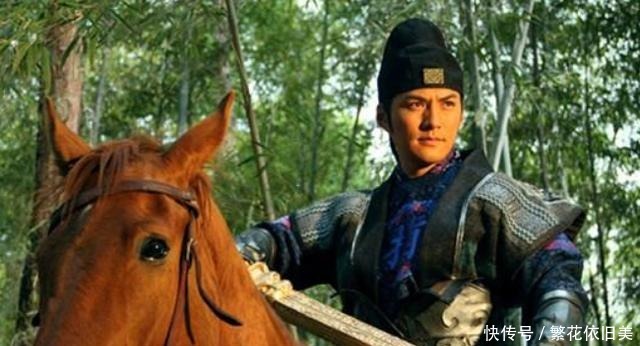 三大|穷困潦倒三大英雄,一个穷的卖马,一个卖刀,最后一个脸都不要了