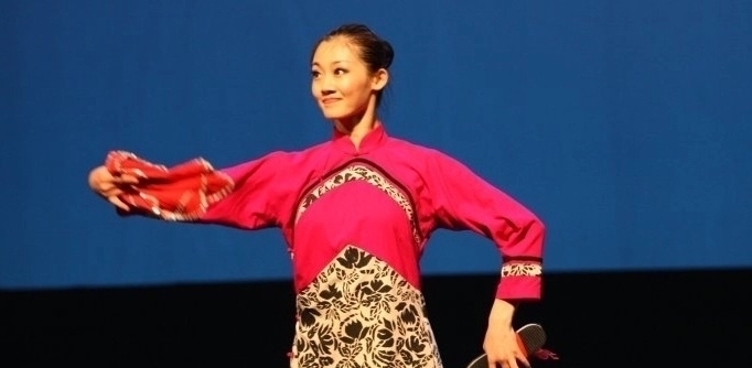 李晨|苗苗郑恺合体录跑男现场照曝光，女方肤白貌美，郑恺全程追妻被虐