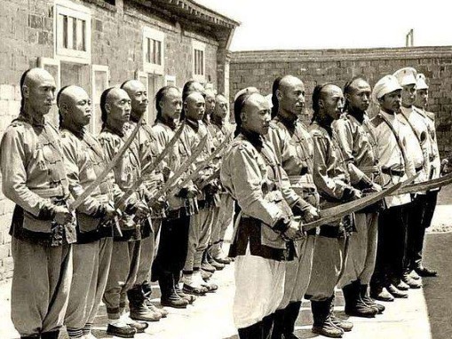 皇室|清朝灭亡后，皇室一族为何不学元朝逃回北方？原因有2个方面