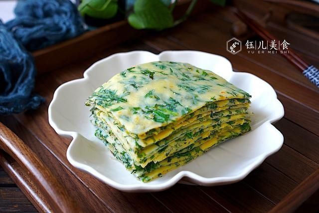 入秋后,多给家人用这菜做早餐饼,味道清香又营养,10分钟全搞定