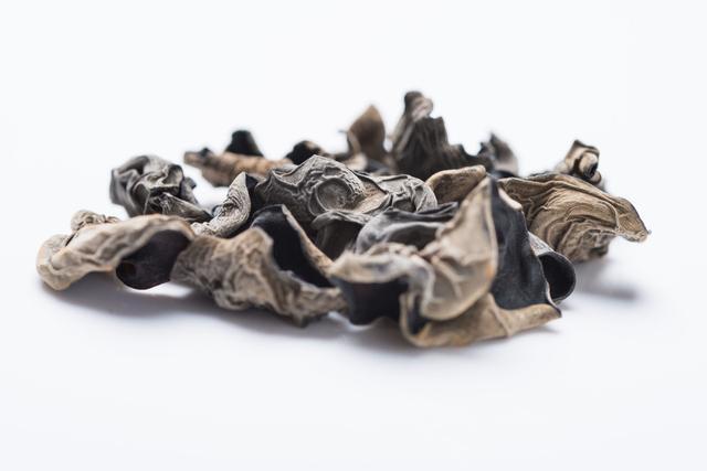 脂肪酶|医生不想脑出血,高血压患者需远离4种食物,莫不当回事