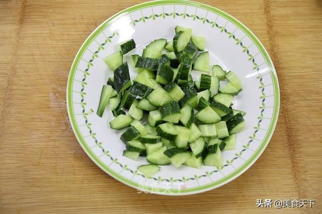 电饭煲焖饭必须有姓名！饭菜一锅出，做法又简单，太香了