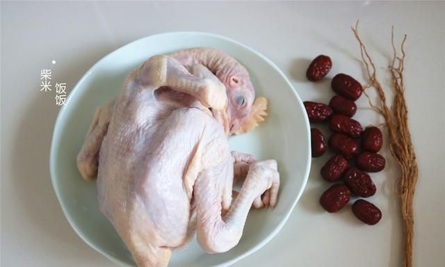 香醇|炖鸡汤,别放那么多香料,加这3样就够了,鸡汤鲜美又香醇