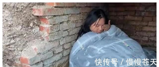 浙江|浙江:年轻女孩流浪街头,饿了就煮面条吃,晚上睡在山上砖洞里