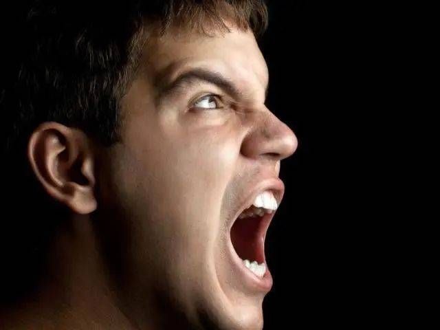  血压高|高血压，预防中风，谨记：早起三不宜，饭后三不急，睡前三不做！