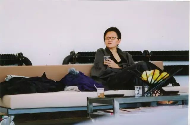 名牌世界乐|“名门痞女”洪晃一辈子不嫁都没事，只要不耽误生活