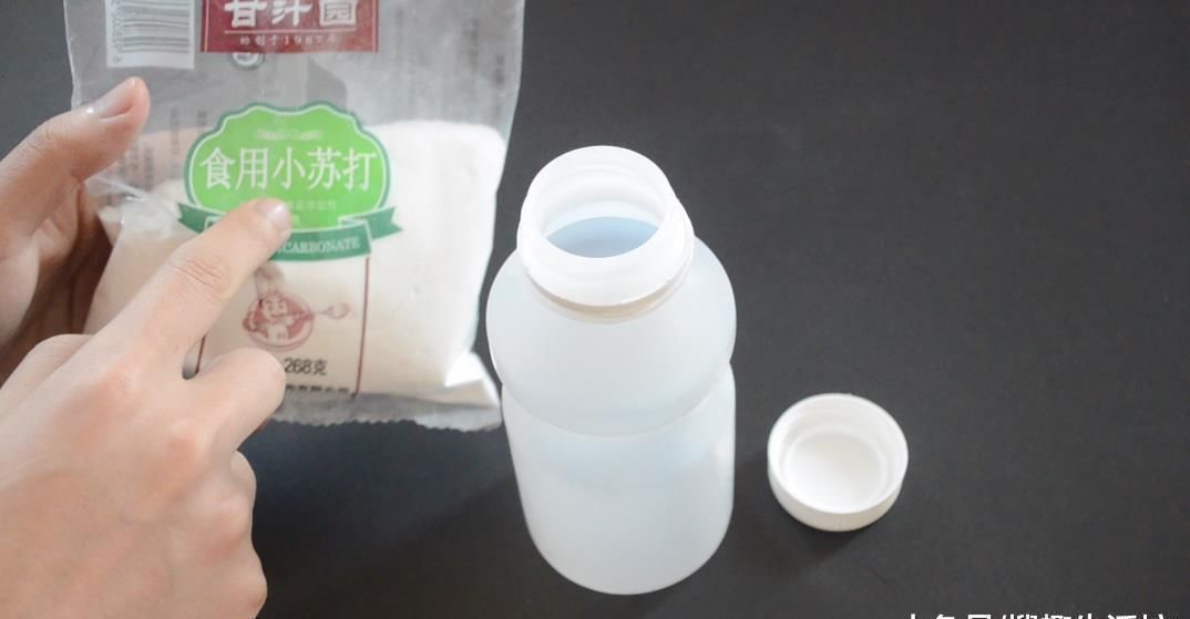 塑料瓶|衣柜里面挂一个塑料瓶, 没想到作用这么大, 看完你会感谢我的