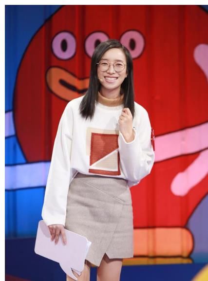 姜思达深夜直播,声称正遭受娱乐圈潜规则,自己又没有做错什么