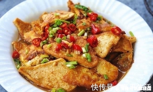 嫩豆腐|煎豆腐时,不要直接下锅,多加一步,豆腐焦黄又嫩滑