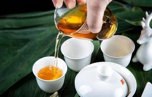 医生|胃病都是吃出来的,医生提醒:这三种食物最伤胃,最好少吃或不吃