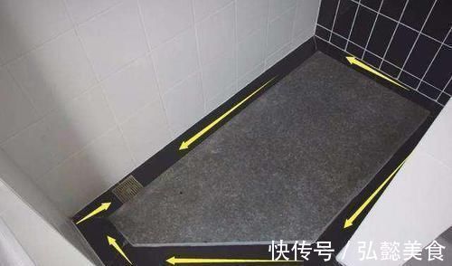 装修风格|卫生间地面不要再贴瓷砖了,头一次见这种设计,排水速度快10倍