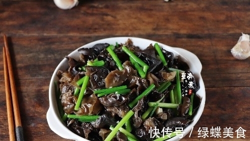 水淀粉|炒个木耳，噼噼啪啪响，锅要炸了一样，只需一个小窍门，就能解决
