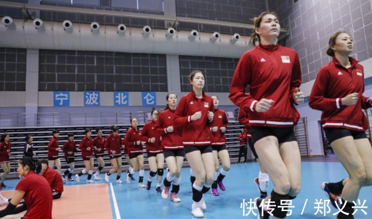 奥运冠军|硬实力！李盈莹上了国际排联官方海报，中国女排三大奥运冠军落选