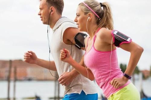  原因|经常手脚冰凉，或是两个原因导致的，教你3个调理方法，不妨试试