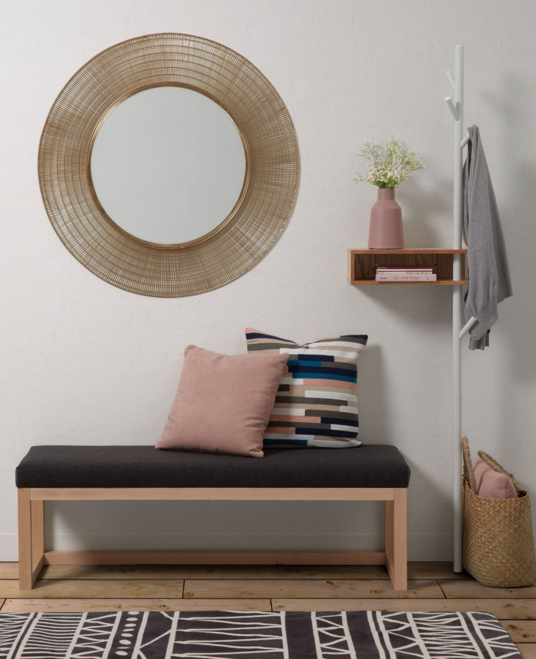 衣架|睡觉前、进门后脱下来的衣服放哪好别傻傻放沙发上了……