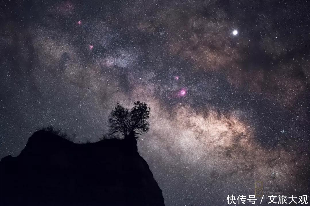 简直|组图！云南楚雄元谋土林的星空、银河，简直绝了