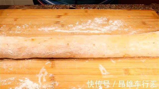 面粉|家里有红薯的试试这样做，上锅一蒸，蓬松暄软，比面包还好吃