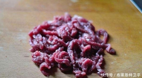 淀粉|做炒牛肉,别只会用淀粉腌,学会大厨3个小技巧,牛肉嫩滑不柴