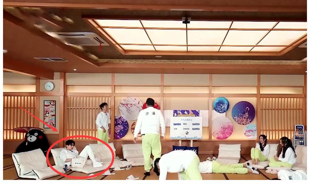 嘉宾|《奔跑吧9》嘉宾再引争议，玩游戏耍赖不尊重人，录节目玩手机令人不满