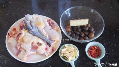 炖鸡汤时,不要直接下锅炖,多加这一步,鸡汤鲜味十足,好喝不腻